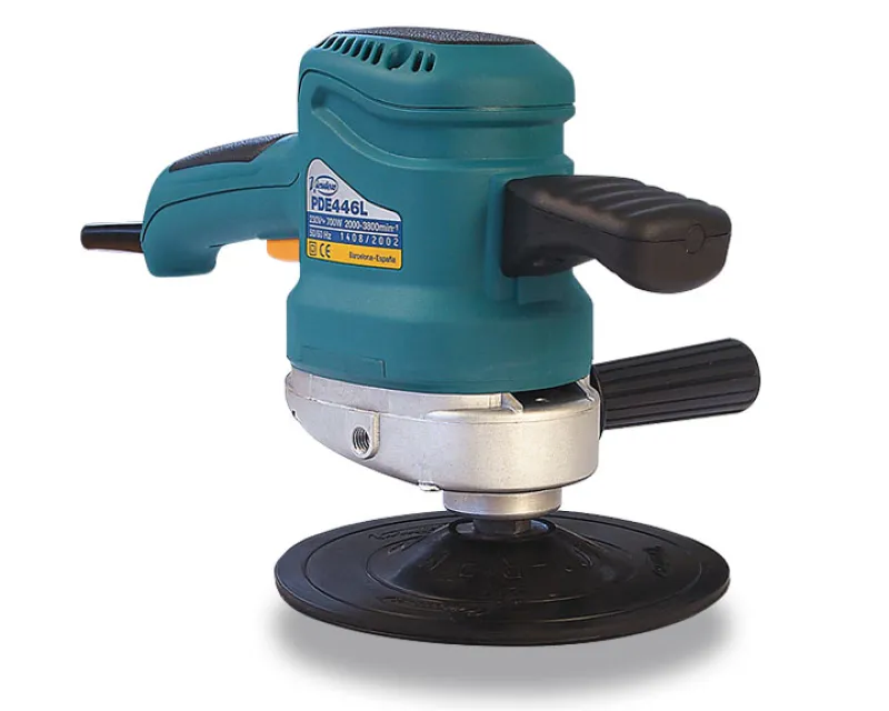  Lijadora de disco para trabajos de pulido en planchistería y marmolistería. Su potente motor de 700 W y su ligereza, aseguran la robustez necesaria para poder realizar trabajos pesados sin fatiga. Equipado de serie con un plato de goma y disco de lija abrasiva.Dotada de regulación electrónica de la velocidad.